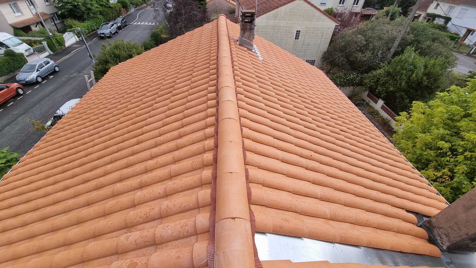 Après rénovation de toiture en tuiles à Eysines